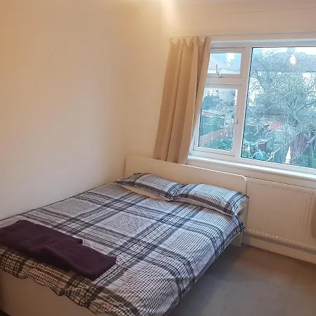Cosy Relaxing 4 Bed Home With 2 Parking Space Hatch End Exterior photo