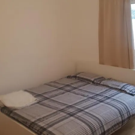 Cosy Relaxing 4 Bed Home With 2 Parking Space Hatch End Exterior photo