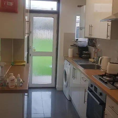 Cosy Relaxing 4 Bed Home With 2 Parking Space Hatch End Exterior photo