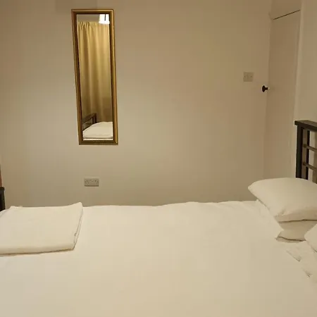 Cosy Relaxing 4 Bed Home With 2 Parking Space Hatch End Exterior photo