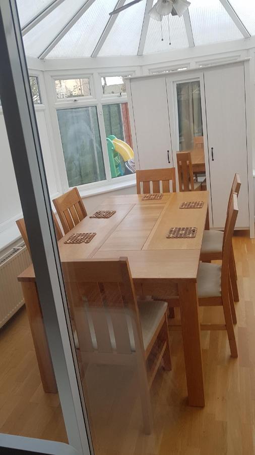 Cosy Relaxing 4 Bed With 2 Parking Space * Hatch End