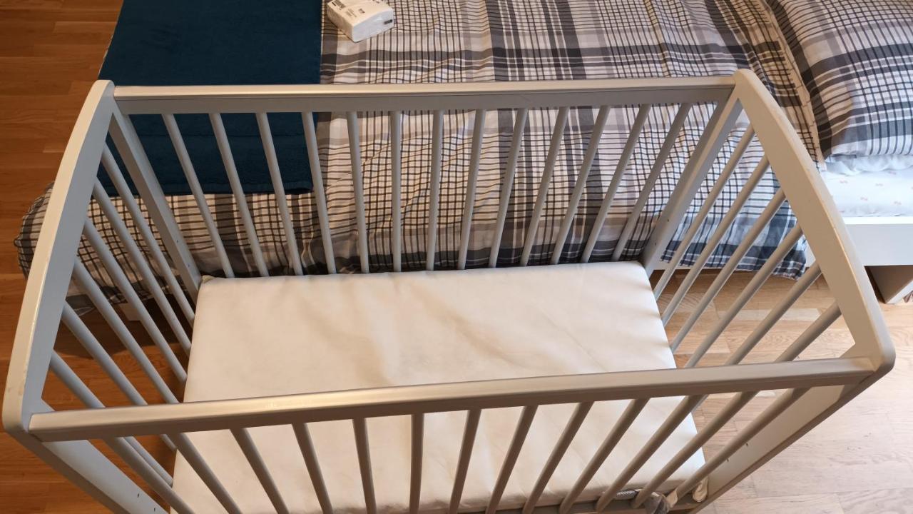 Cosy Relaxing 4 Bed With 2 Parking Space Hatch End