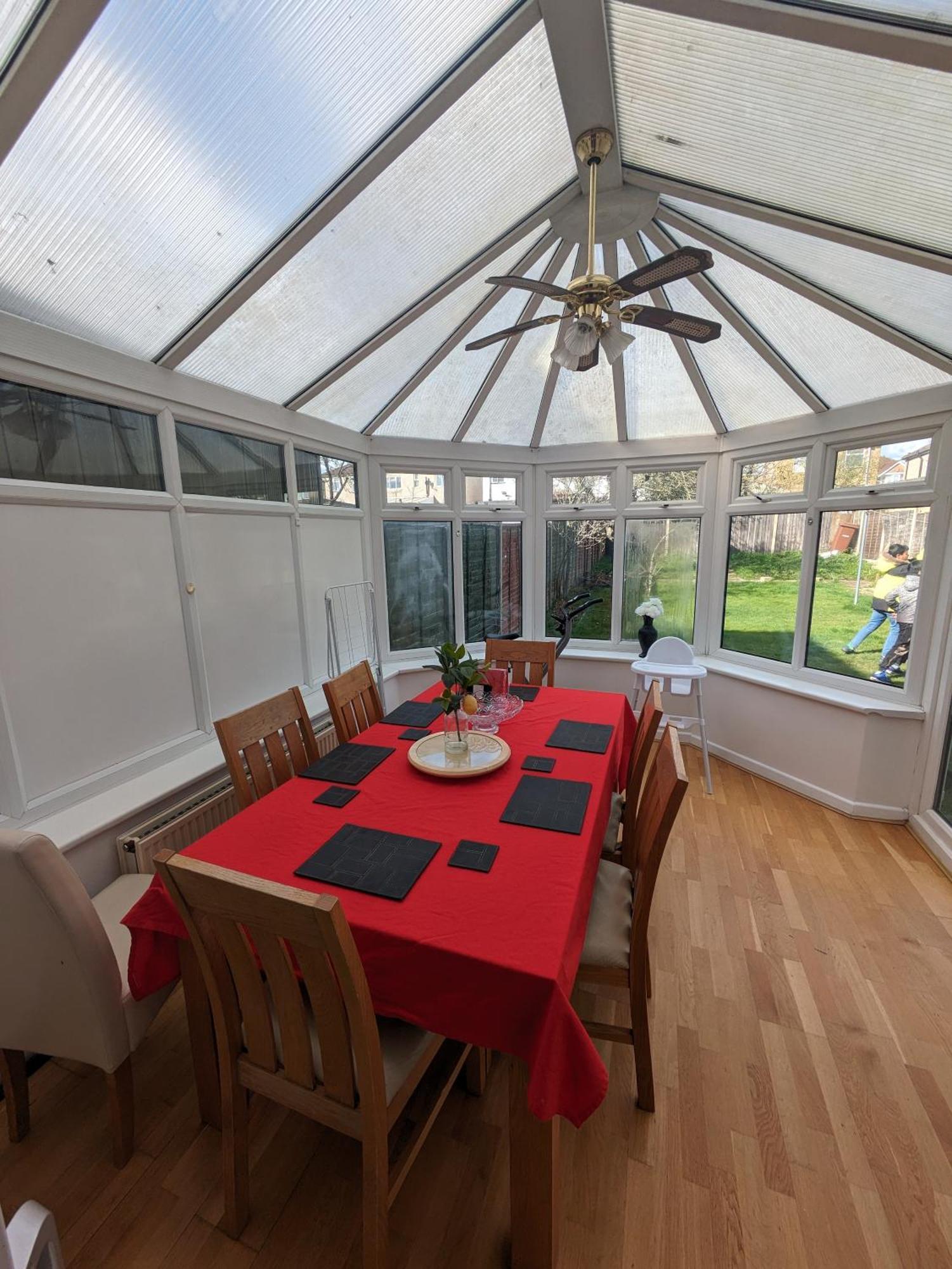 Cosy Relaxing 4 Bed With 2 Parking Space Apartment *