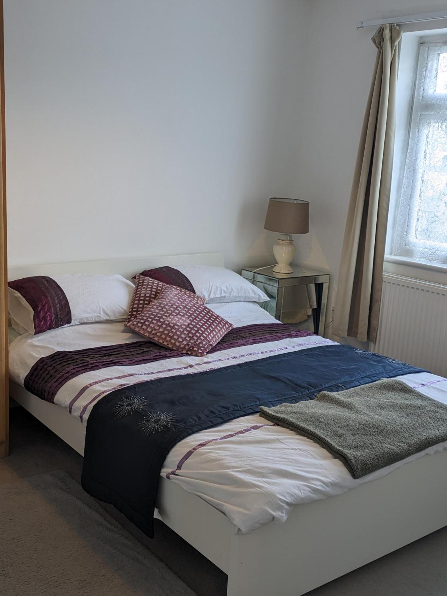 Cosy Relaxing 4 Bed With 2 Parking Space Apartment