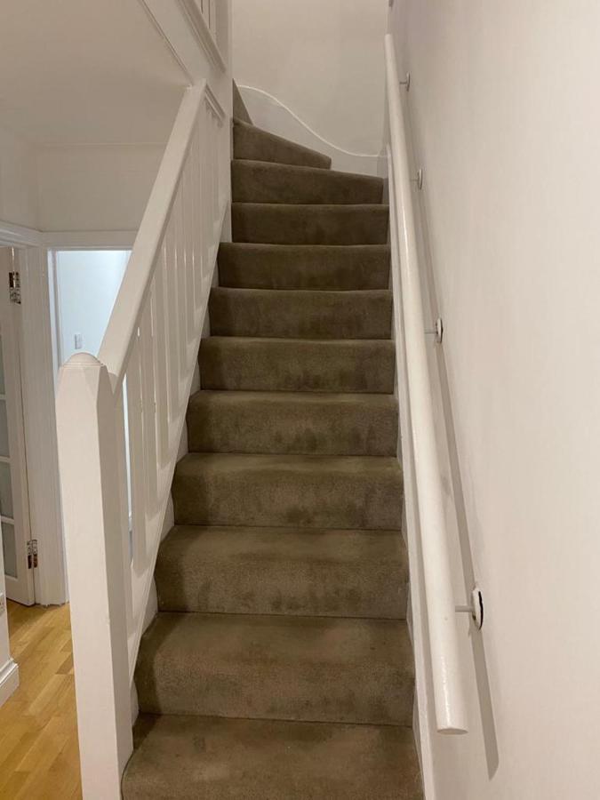 Cosy Relaxing 4 Bed With 2 Parking Space