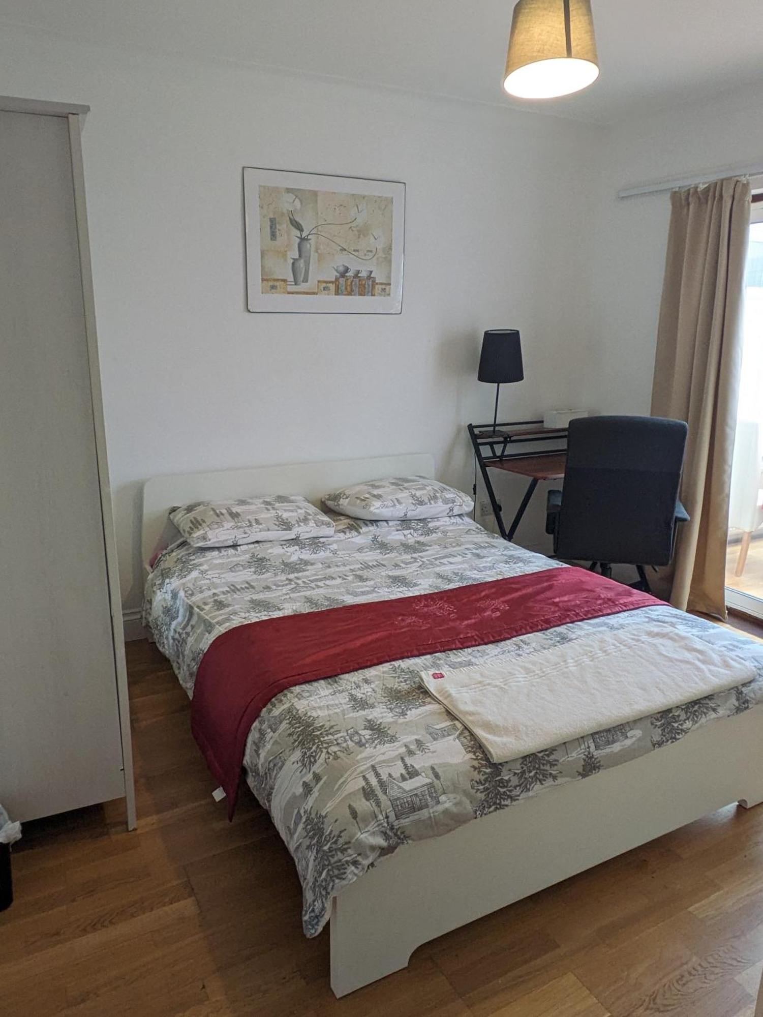 Cosy Relaxing 4 Bed With 2 Parking Space *