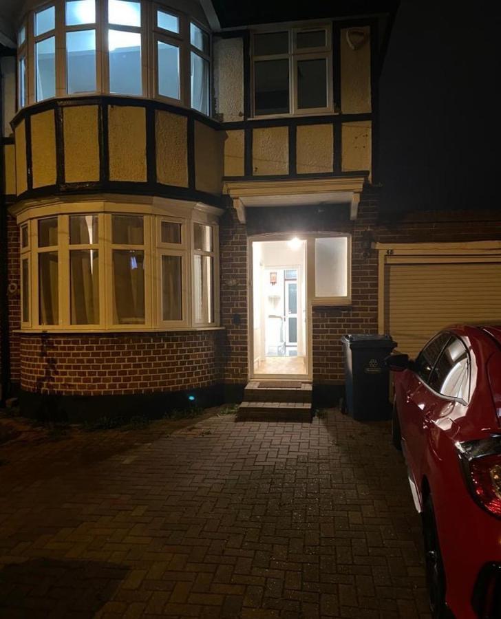 Cosy Relaxing 4 Bed With 2 Parking Space Апартаменты